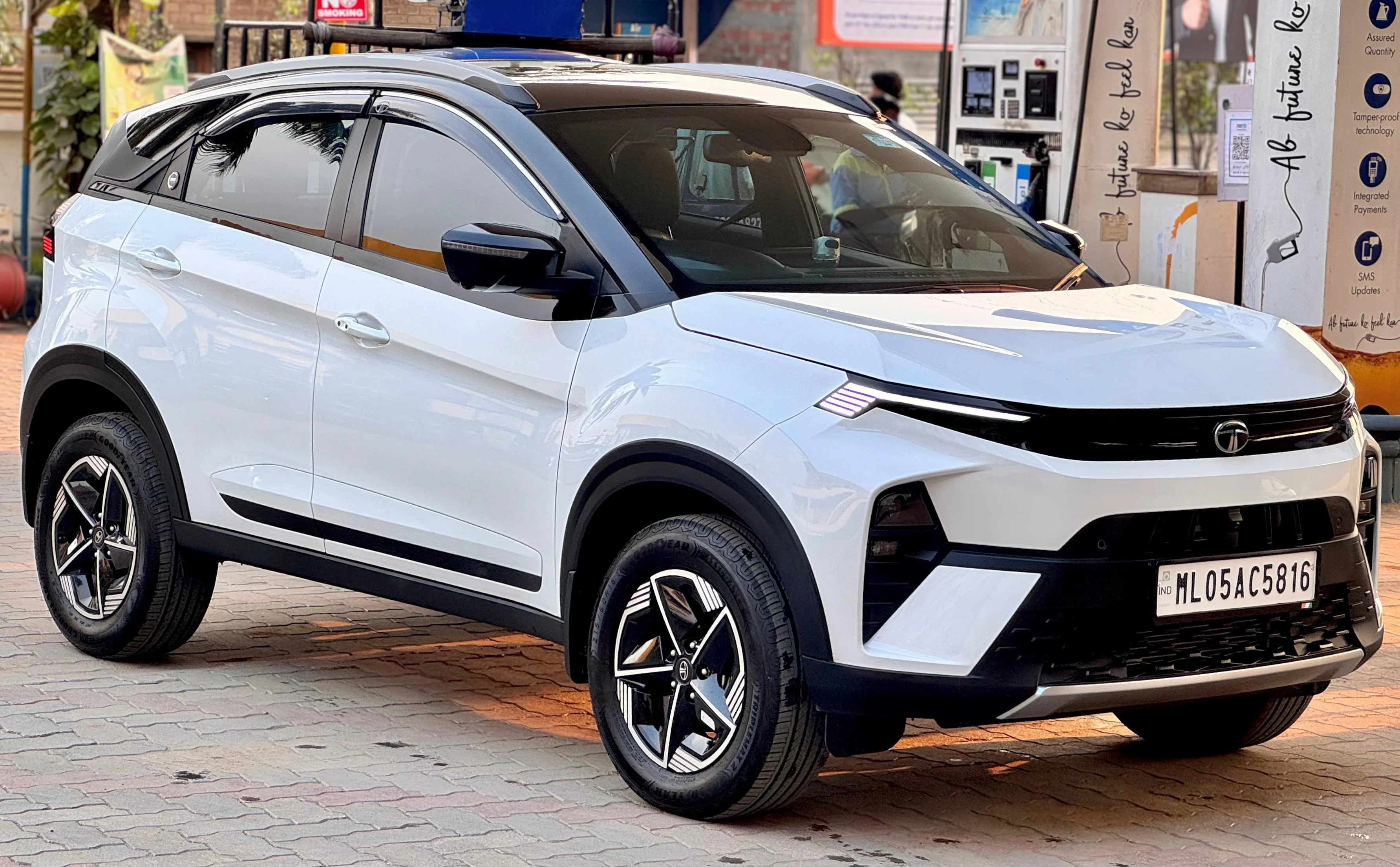 Tata Nexon - Thumbnail 8